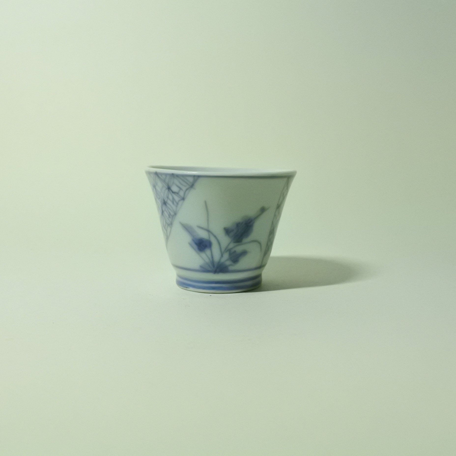 古伊万里染付草花紋小猪口