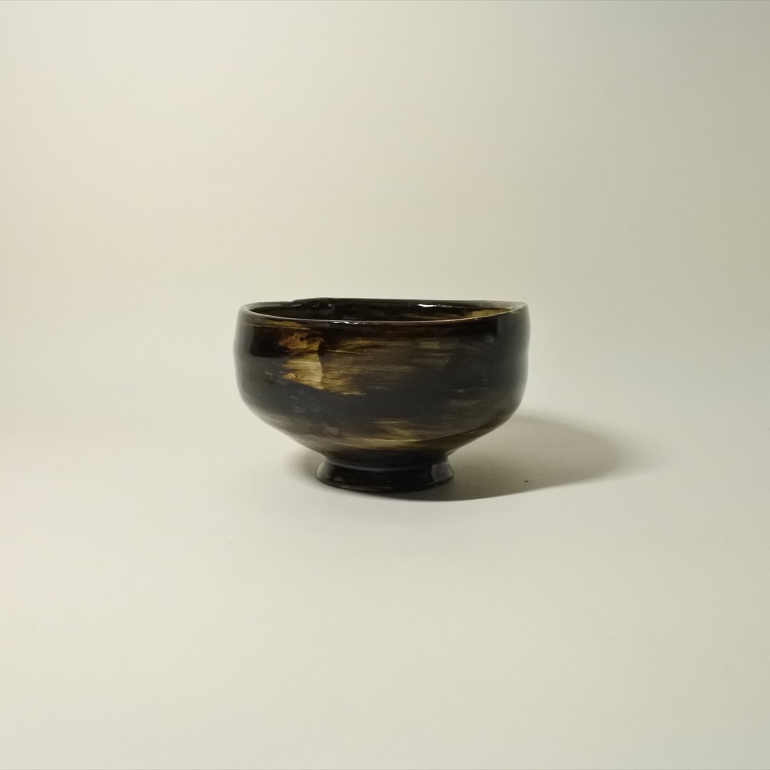 小山富士夫（古山子）造黒刷毛目茶碗