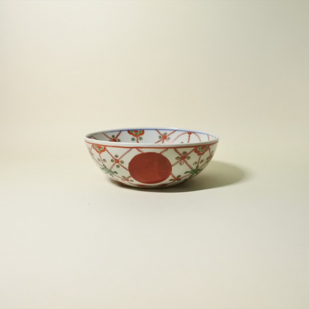 伊万里色絵赤玉柄鉢