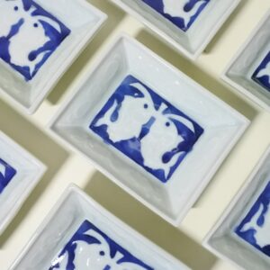 伊万里染付鯛図角小皿