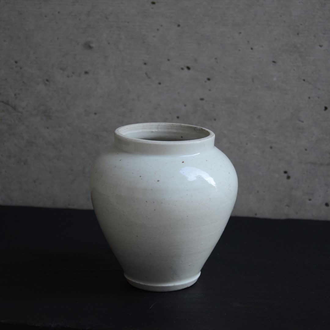 伊万里白磁壺
